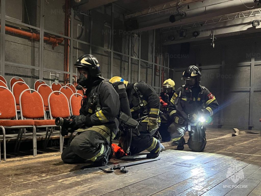 В Центральном академическом Театре Российской Армии проведено плановое пожарно-тактическое учение