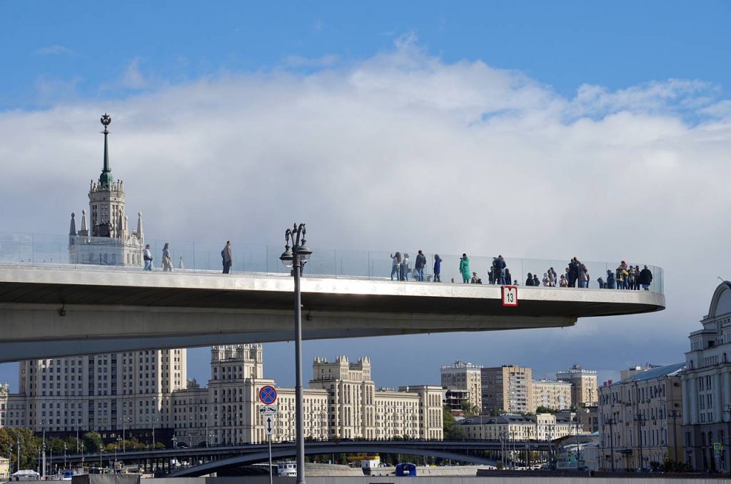 Деревянный настил обновят на парящем мосту