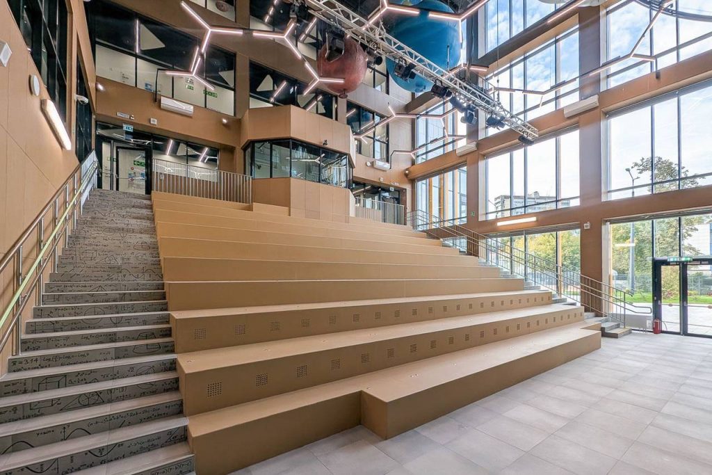 С начала года за счет городского бюджета в столице построили и  реконструировали 14 объектов образования