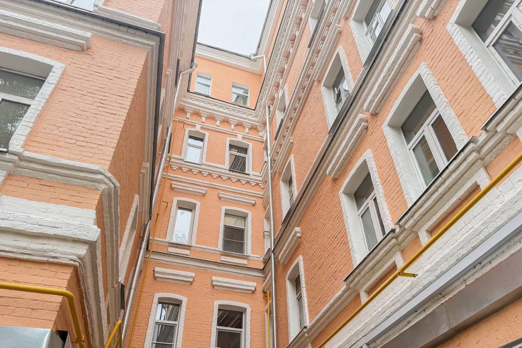 Несколько домов с сандриками в ЦАО обновили в рамках капитального ремонта