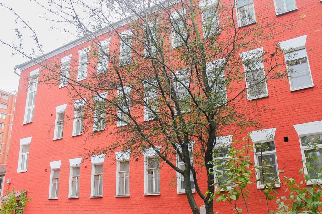 Почти 50 домов высотой до трех этажей капитально отремонтировали в столице в 2025 году