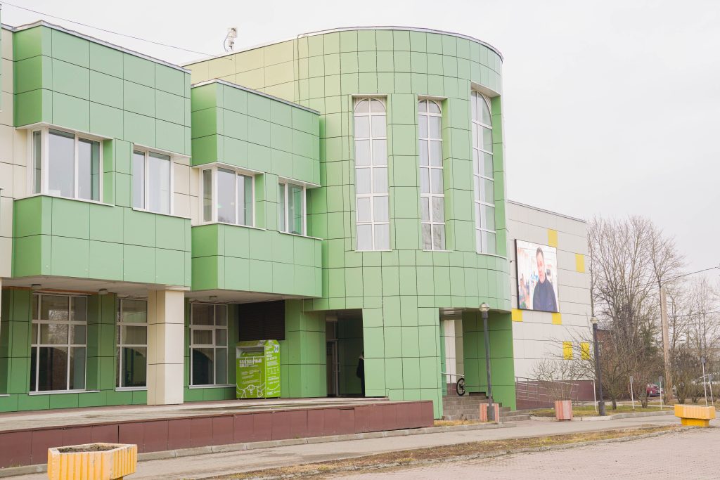 Волонтеры ТиНАО отправили в зону СВО более 700 комплектов маскировочных сетей