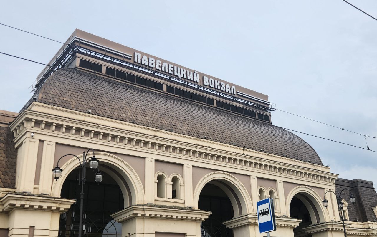 Новый маршрут позволит москвичам добраться не толко до достопримечательностей, но и до Казанского, Ярославского, Ленинградского и Павелецкого вокзалов. Фото: Алина Моисеенко, «Вечерняя Москва»