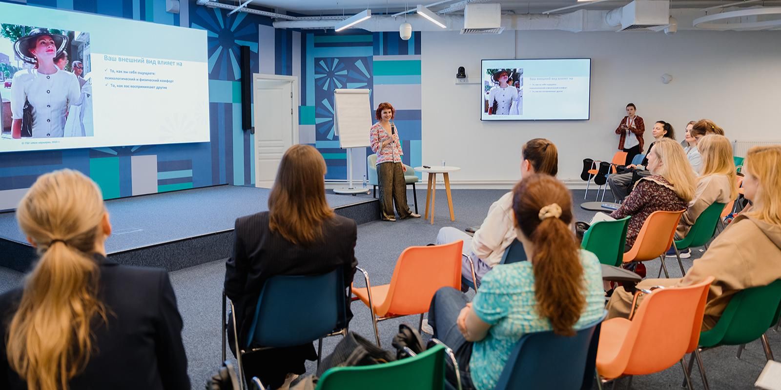 В центре занятости в рамках фествиаля начнет работать площадка от крупных работодателей. Фото: пресс-служба Департамента труда и социальной защиты населения города Москвы 