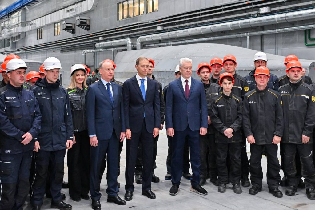 Сергей Собянин открыл верфь для строительства инновационных электросудов