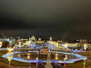 Общая площадь катка составила свыше 20 тысяч квадратных метров. Фото: Геор Габараев, «Вечерняя Москва»