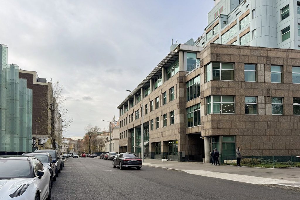 Благоустройство Пресненского района: специалисты КГХ привели в порядок 22 улицы