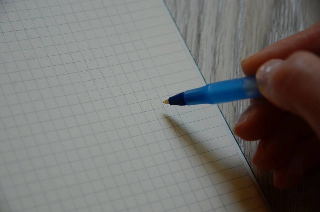 По поручению прокурора Москвы приняты меры по восстановлению трудовых прав работника коммерческой организации