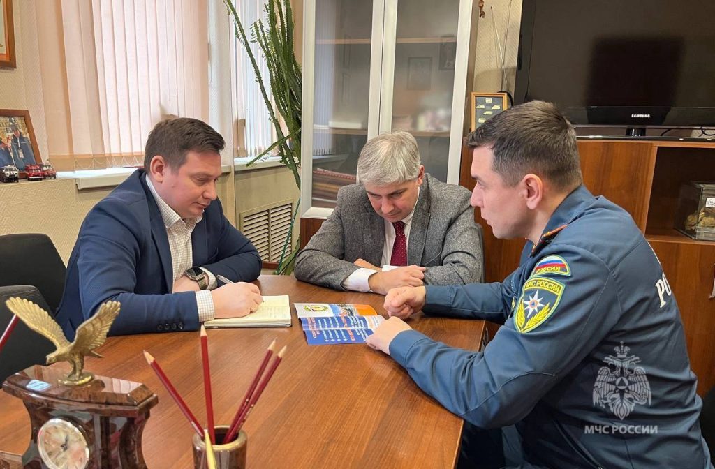 Общественный совет при ГУ МЧС России по г. Москве провел серию рабочих встреч в окружных управлениях столицы