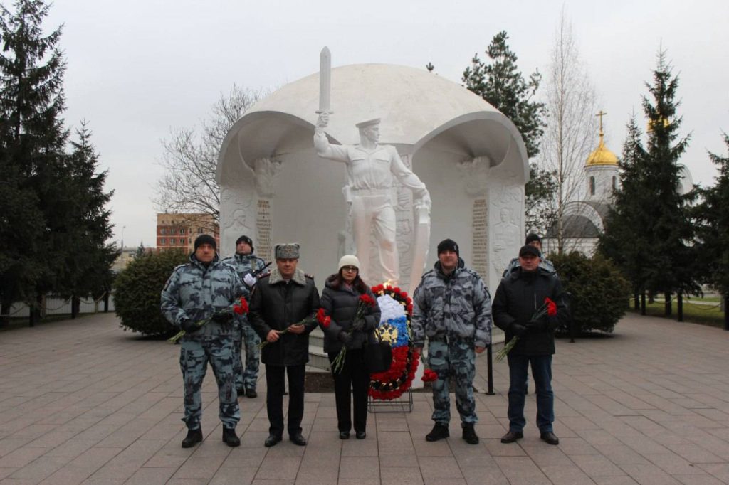 В День Героев Отечества спецназовцы столичного главка Росгвардии приняли участие в памятных мероприятиях