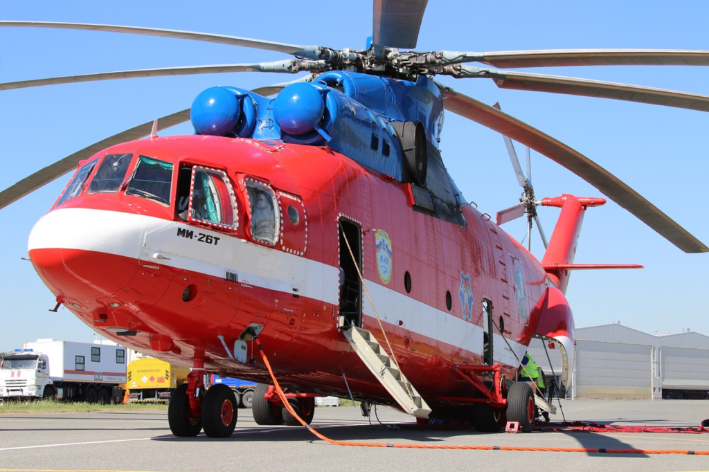 «Профессия для души»: командир самого большого вертолета в мире рассказал о небе, ответственности и жизненных принципах