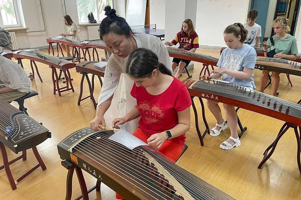 От сербского до суахили: какие языки изучают московские школьники