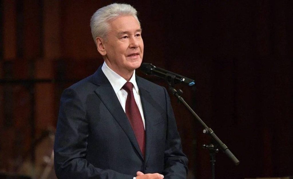 Собянин: Городские службы в новогодние дни будут работать круглосуточно