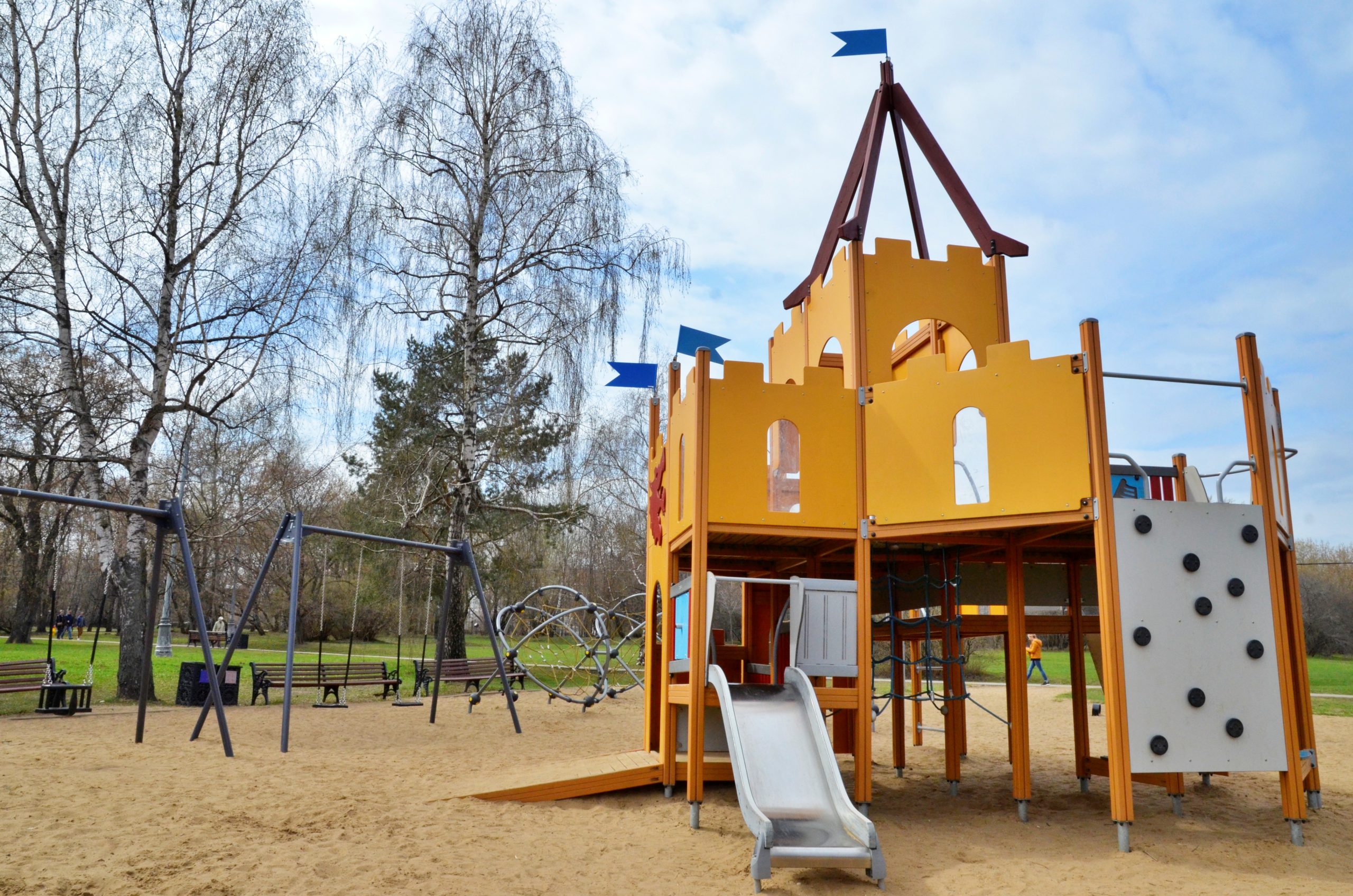 Узнать подробнее об обновлении дворов можно на сайтах управ районов в разделе «Благоустройство на деньги от платных парковок». Фото: Анна Быкова, «Вечерняя Москва»