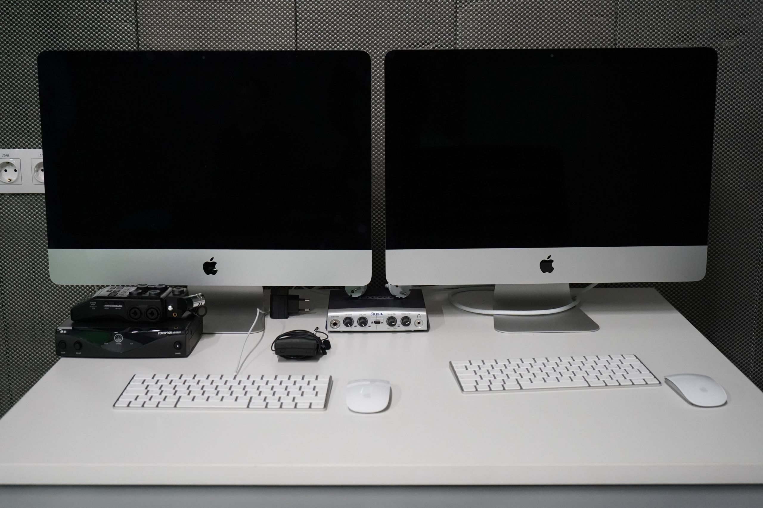 Благодаря фотографиям пользователи смогут узнать историю развития вуза с 1930 по 1980 годы. Фото: Анна Быкова, «Вечерняя Москва»