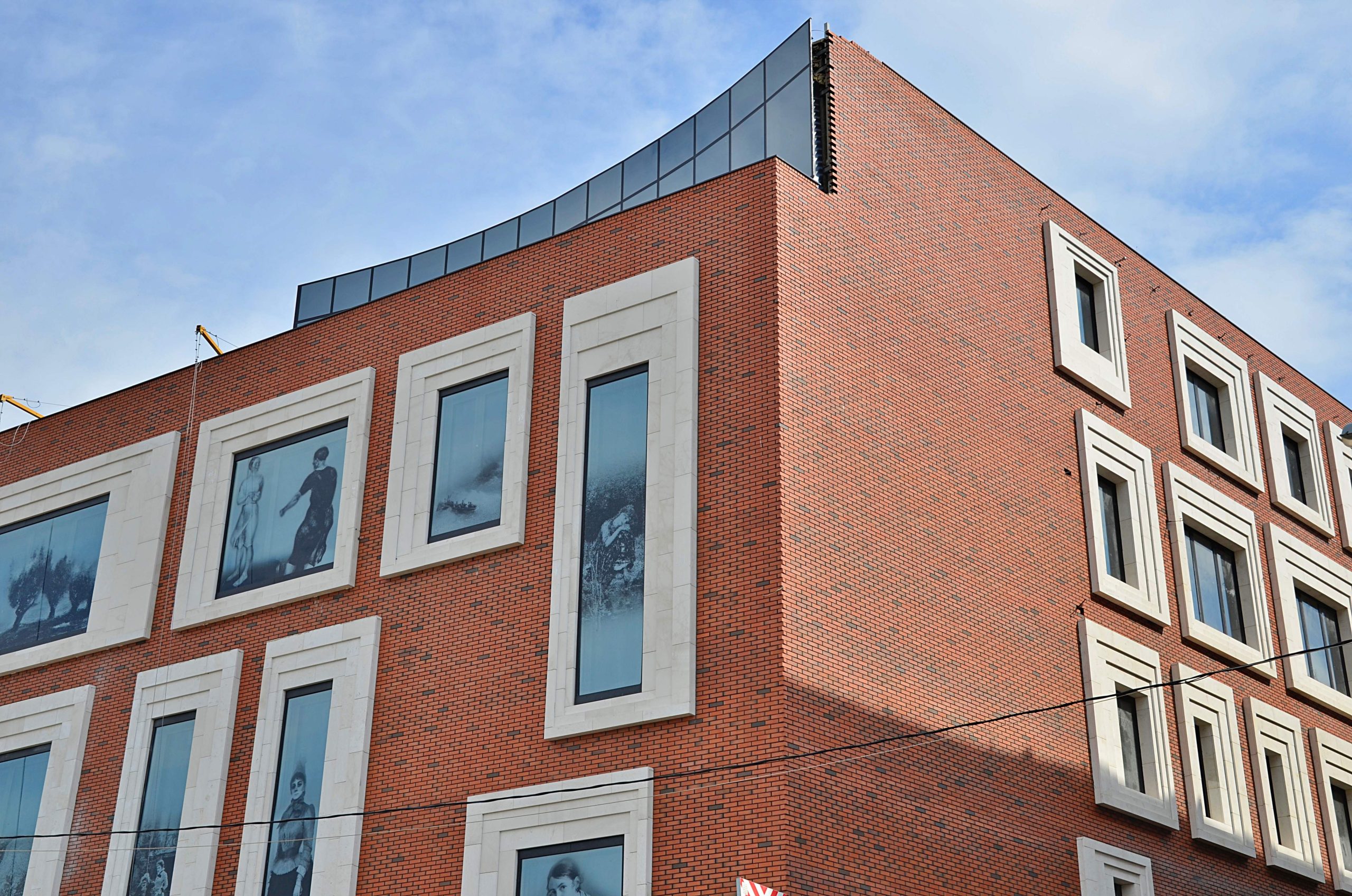 Летом на Кадашевской набережной представят выставку «На языке цветов или Фромула цветка», в которой расскажут о флоре в русских картинах, графике и декоративно-прикладном искусстве XIX — XX веков. Фото: Анна Быкова, «Вечерняя Москва»