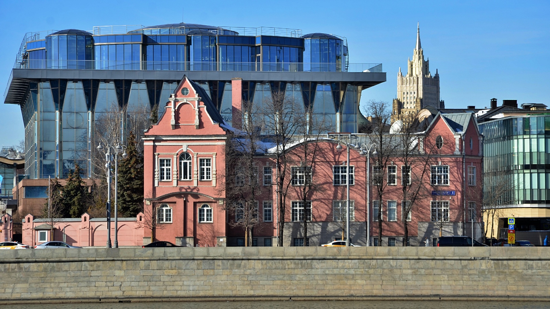 Жители ЮВАО собрали новогодние подарки для бойцов СВО и детей из новых регионов. Фото: Анна Быкова, «Вечерняя Москва»