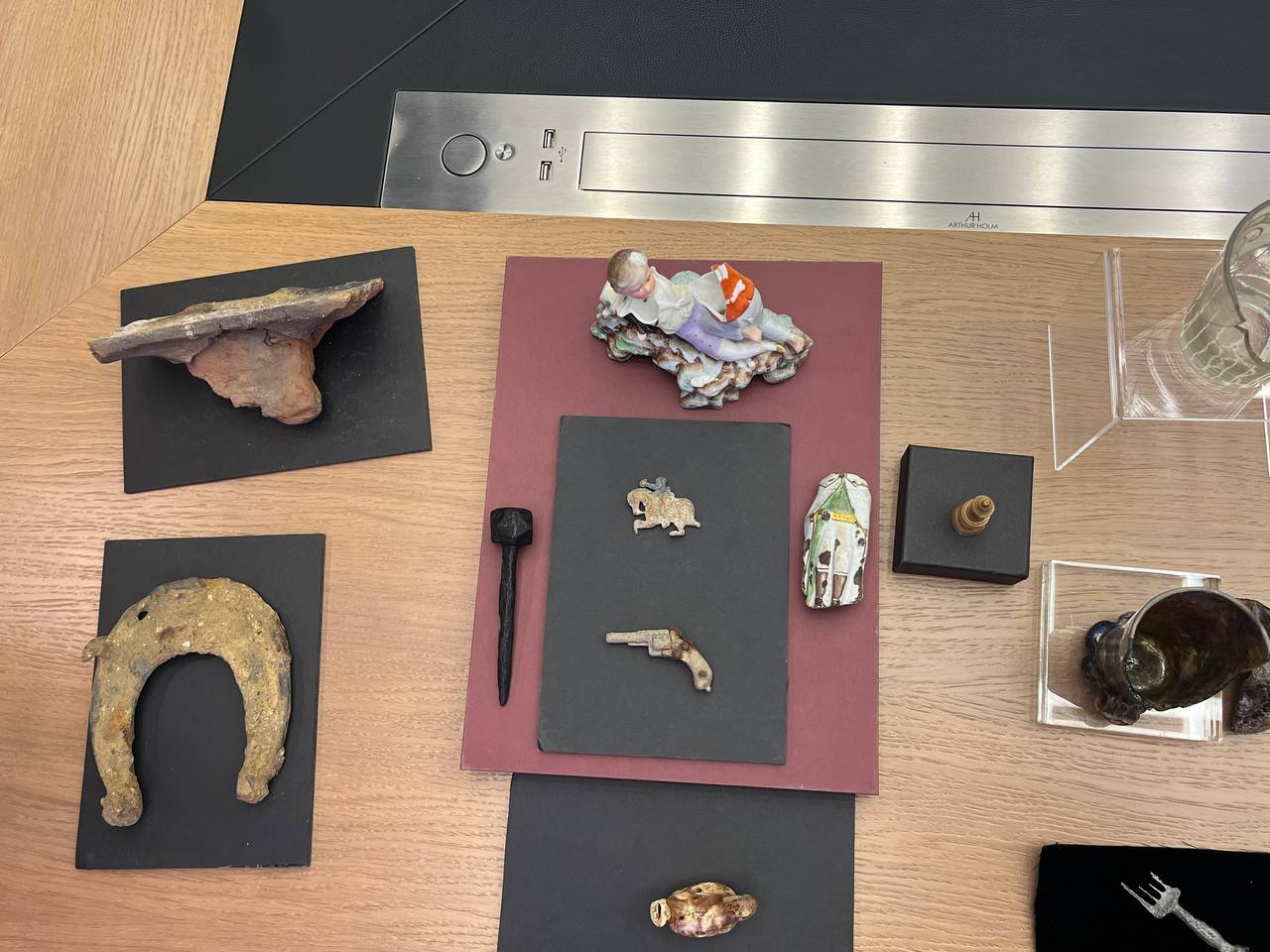 Примерно 5 тысяч артефактов привели в порядок и готовят к передаче в музеи. Фото: Геор Габараев, «Вечерняя Москва»