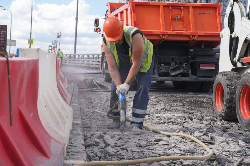 На Пресне отремонтировали Ваганьковский путепровод