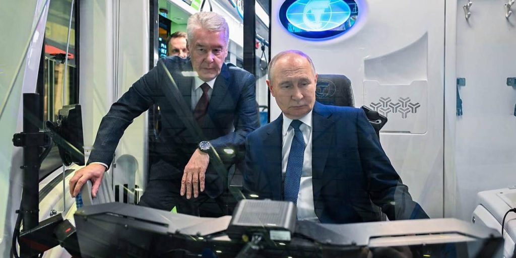 Тестировать беспилотный поезд метро Москвы на первом этапе будут без пассажиров