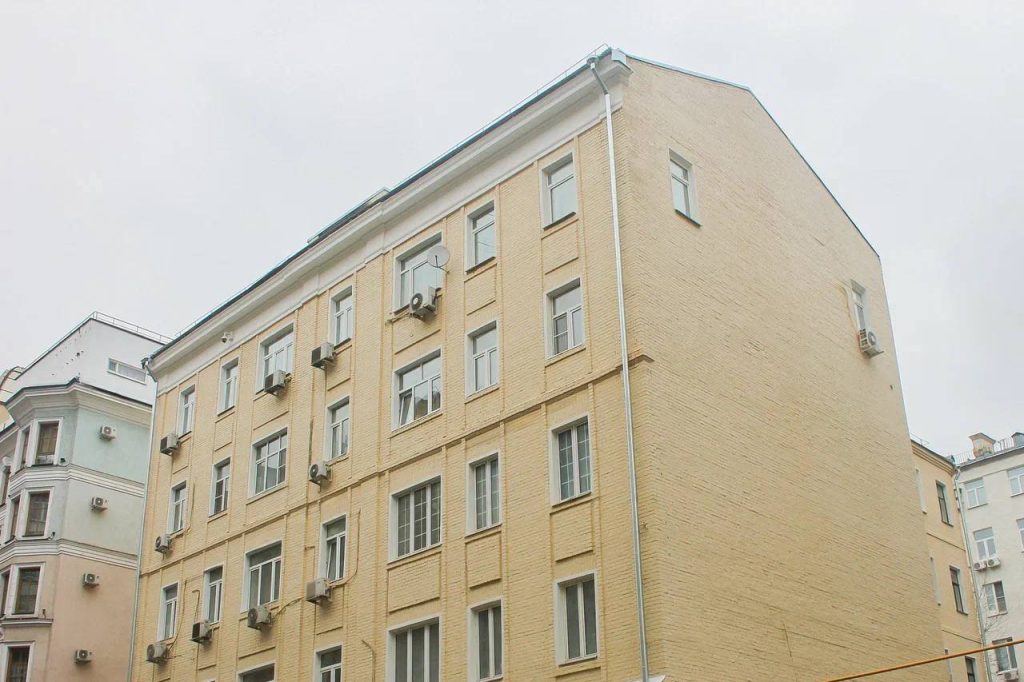 На 1-й Брестской улице обновили дом начала XX века