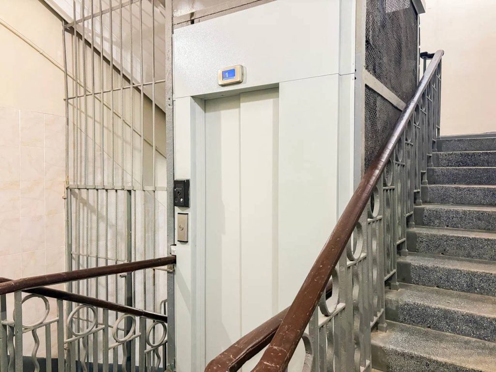 Лифты заменили в доме на Покровке