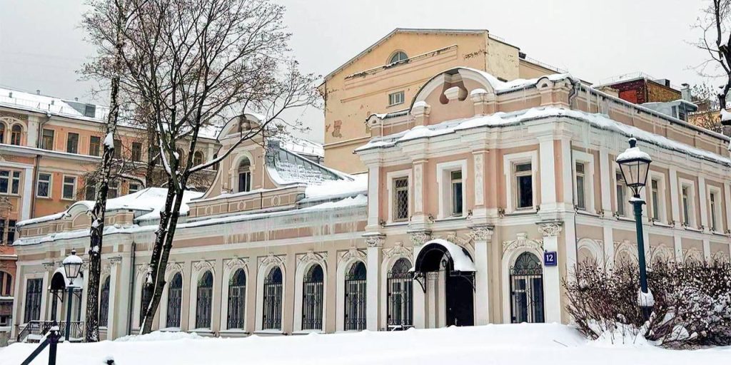 Право аренды помещения в усадьбе XIX века в Басманном районе доступно на городских торгах