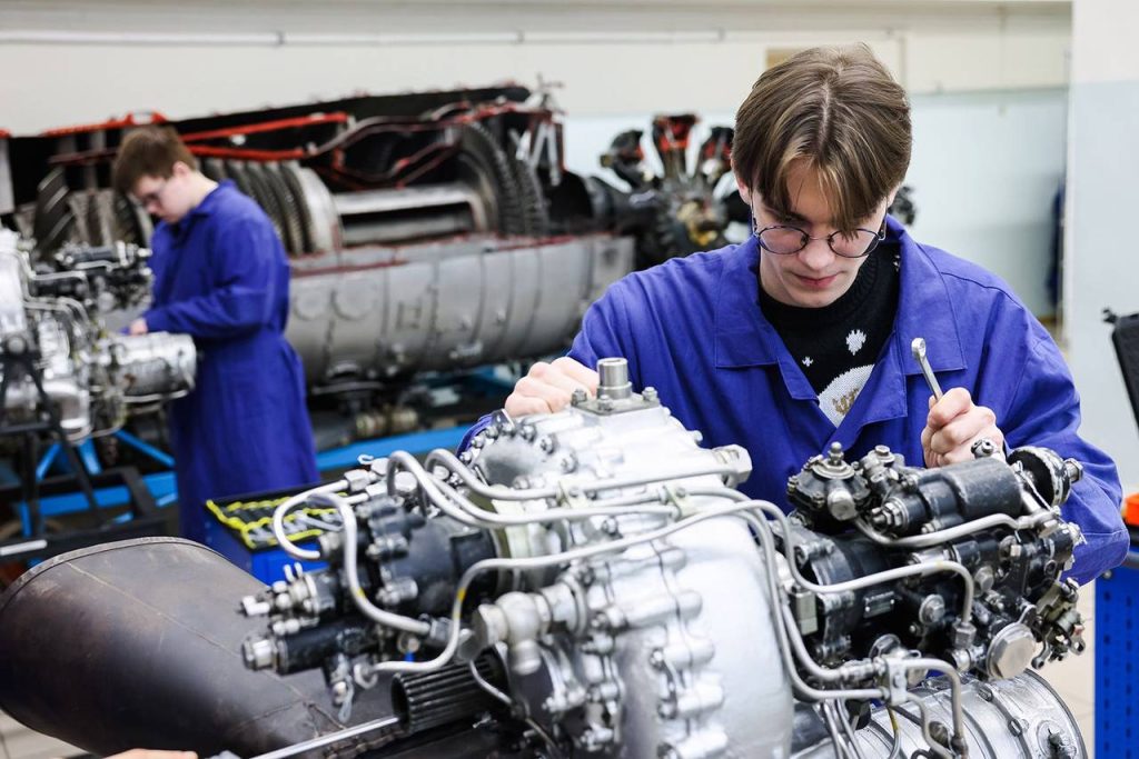 600 мастерских и лабораторий планируют модернизировать в колледжах столицы за два года