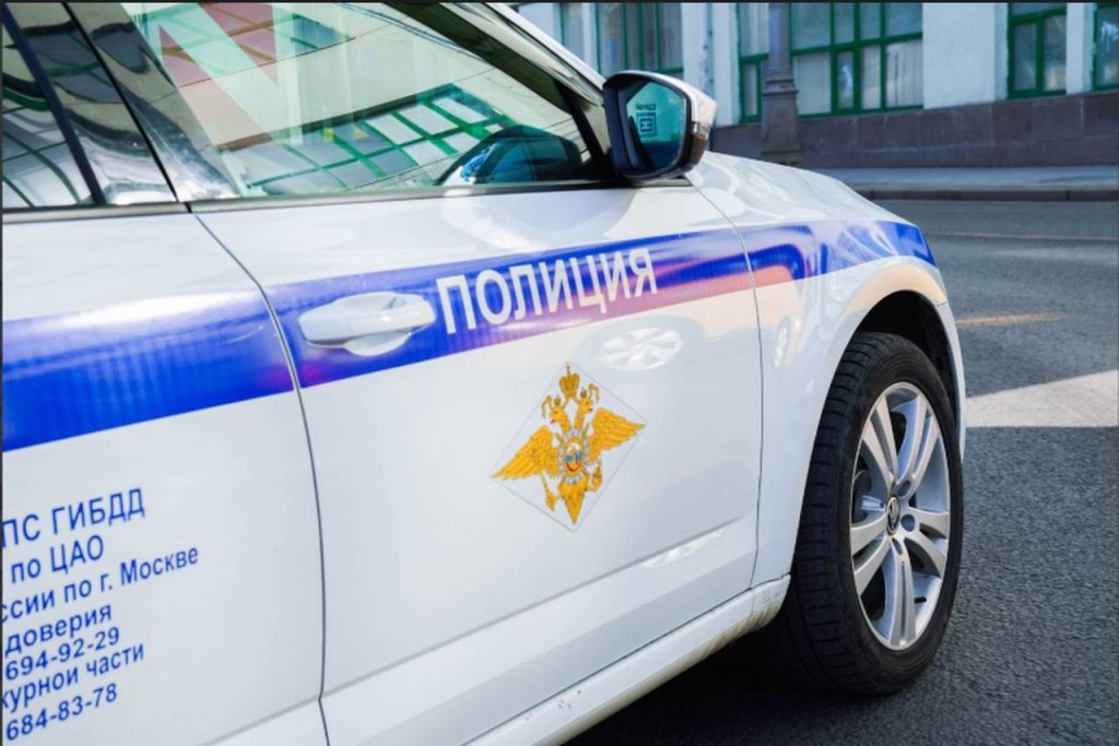 Сотрудники Московского уголовного розыска задержали мужчину за разбойное нападение на продавца магазина