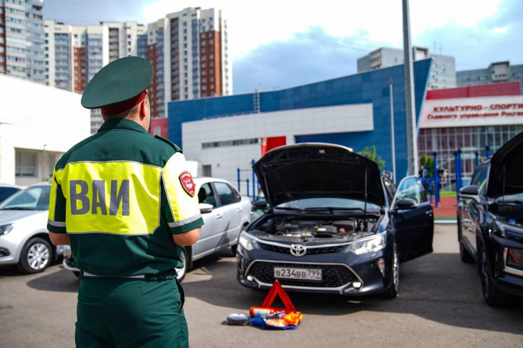 Специалисты военной автомобильной инспекции столичного главка Росгвардии отмечают 30-летие со дня образования подразделения