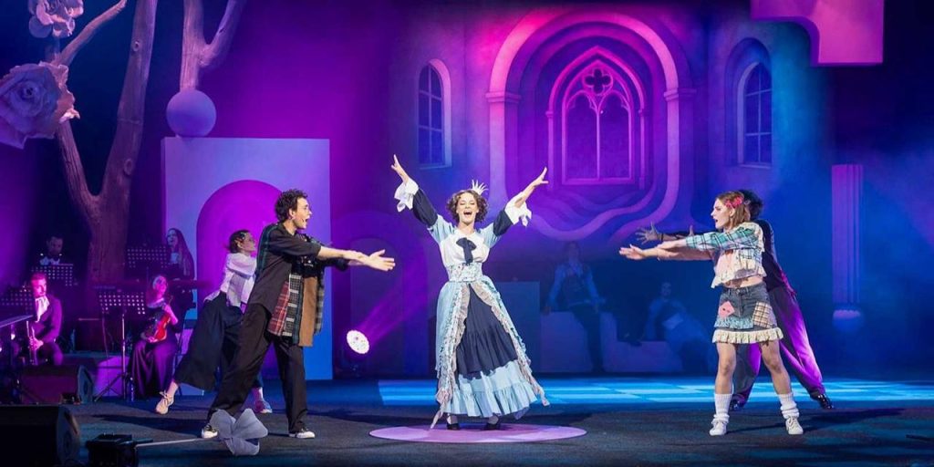 Артисты из более чем 900 школьных и студенческих театров выступят на фестивале «Живая сцена»