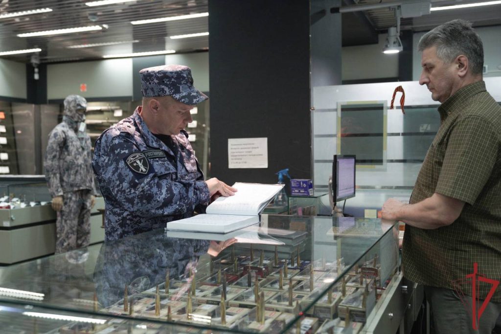 День подразделений лицензионно-разрешительной работы и государственного контроля отмечают в столичном главке Росгвардии