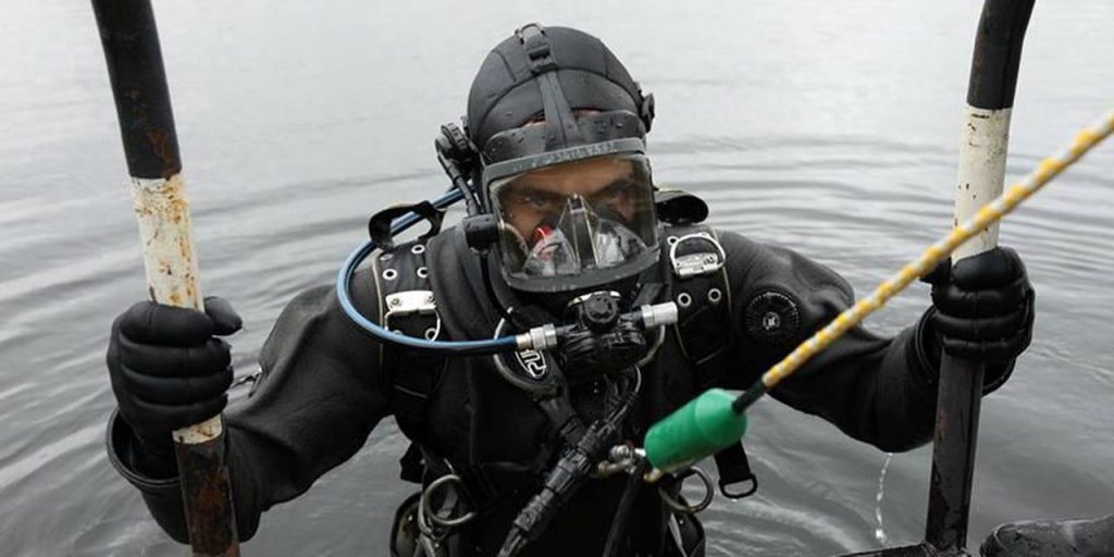 Профессионалы своего дела: интервью с заместителями начальников столичных поисково-спасательных станций на водных объектах