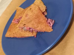 Сельдь под шубой в блине. Фото: Оксана Петросян, «Вечерняя Москва»