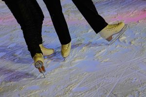 В день праздника, 23 февраля, на двух катках в центре Москвы проведут развлекательную программу. Фото: Анна Быкова, «Вечерняя Москва»