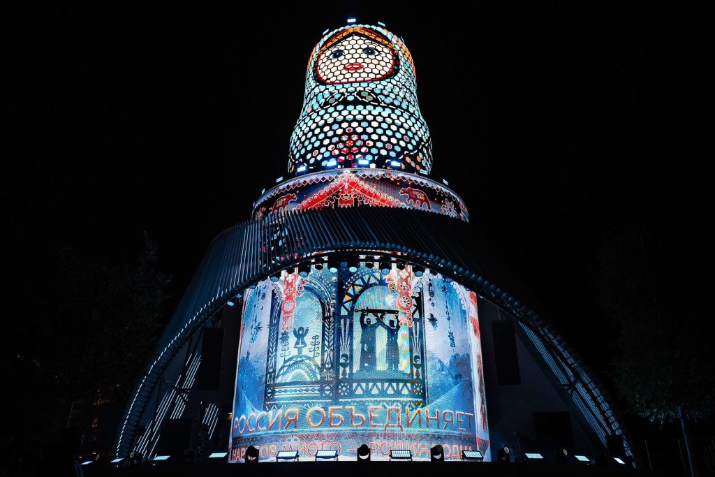 «Россия объединяет»: на «Матрешке Москвы» показывают познавательную программу о культуре и географии страны